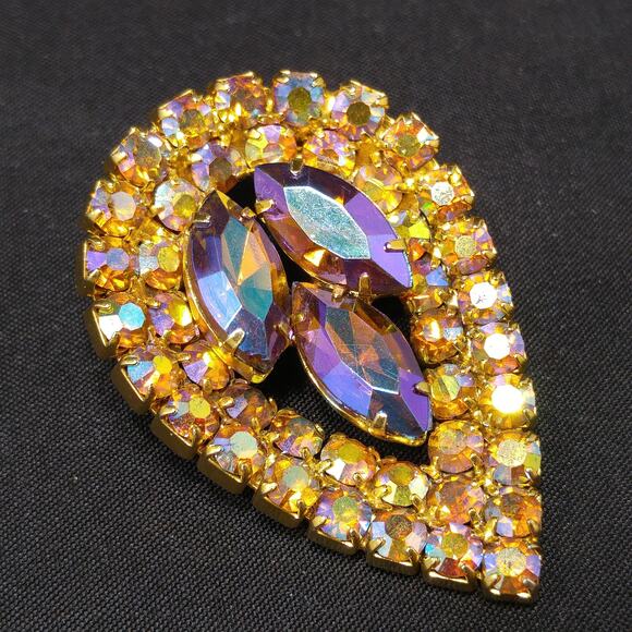 Mid-Century AB Teardrop Brooch – Red Marquise Rhinestones - Picture 5 of 10